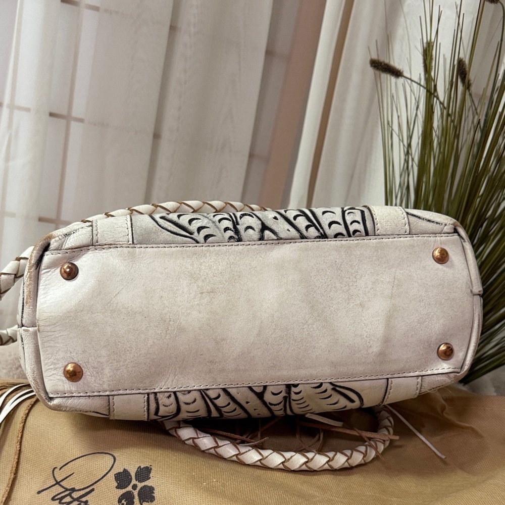 Patricia Nash Rena Cream and Black Leather Tote - Picture 4 of 7